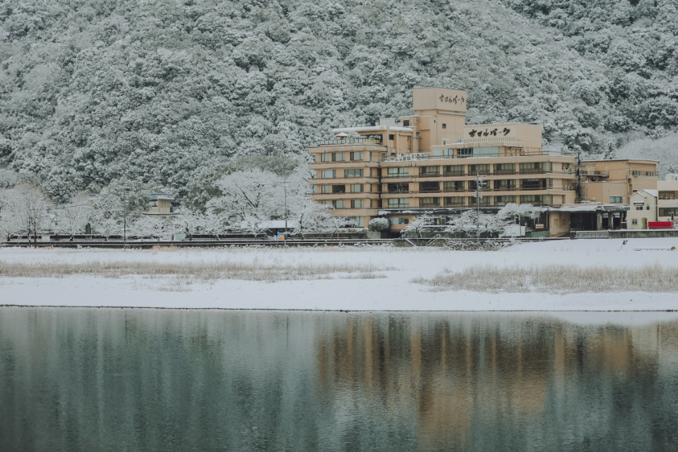 岐阜広告写真、岐阜フォトスタジオ、フォトスタジオ岐阜ならLAUGH PHOTOラフフォトへ